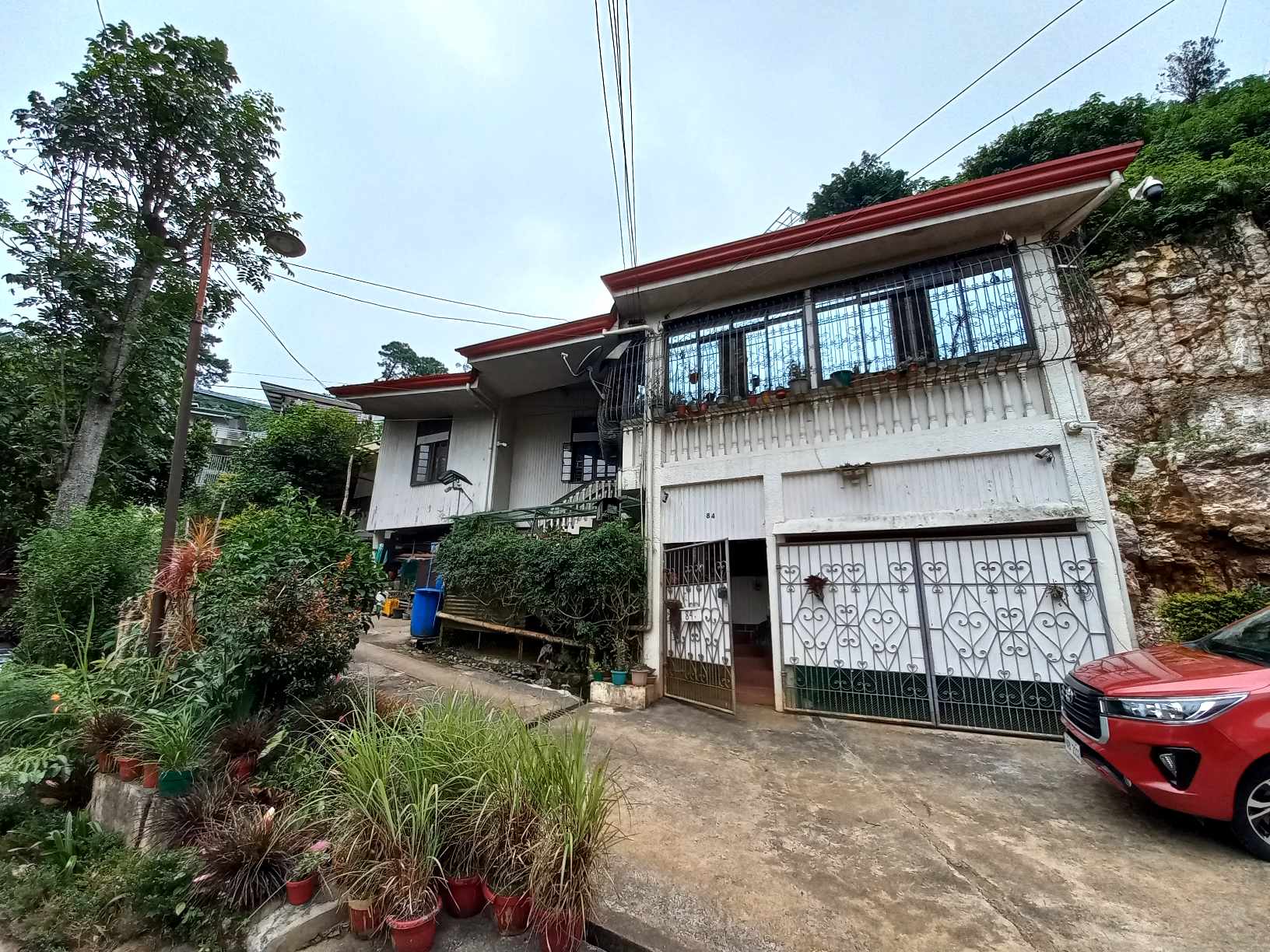 (HOLD!) 6 Bedrooms, 3 Toilet and Baths House for Sale in Chapis Village