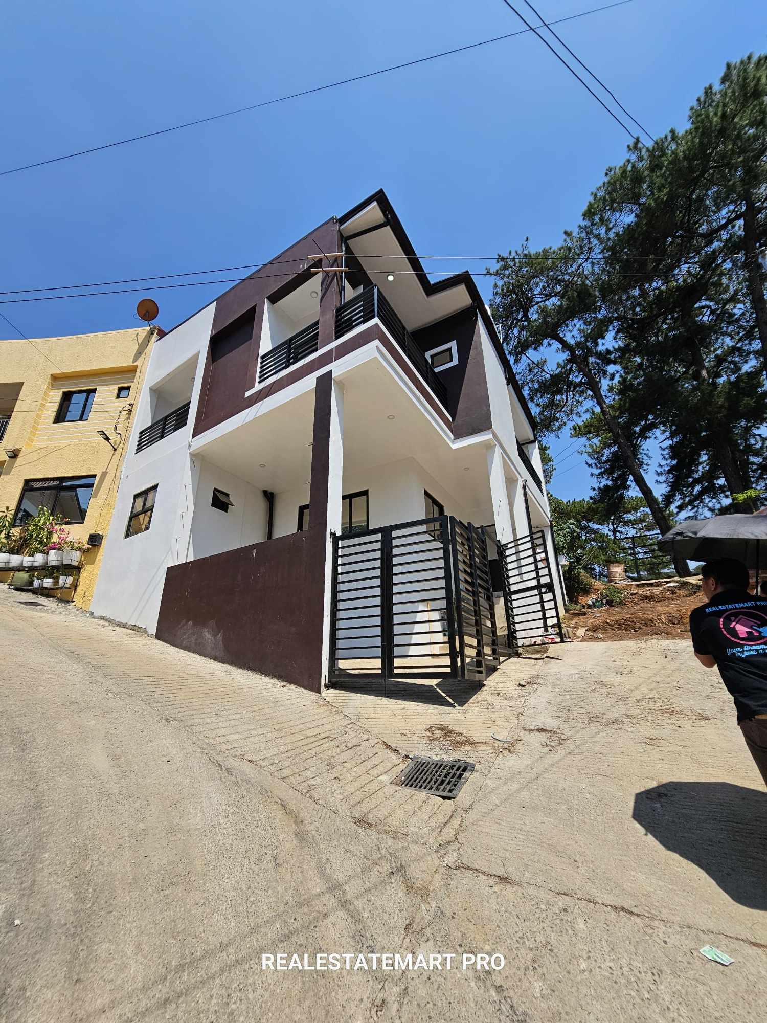 2 Storey House and Lot with 3 Bedrooms for Sale in Camp 7, Baguio City