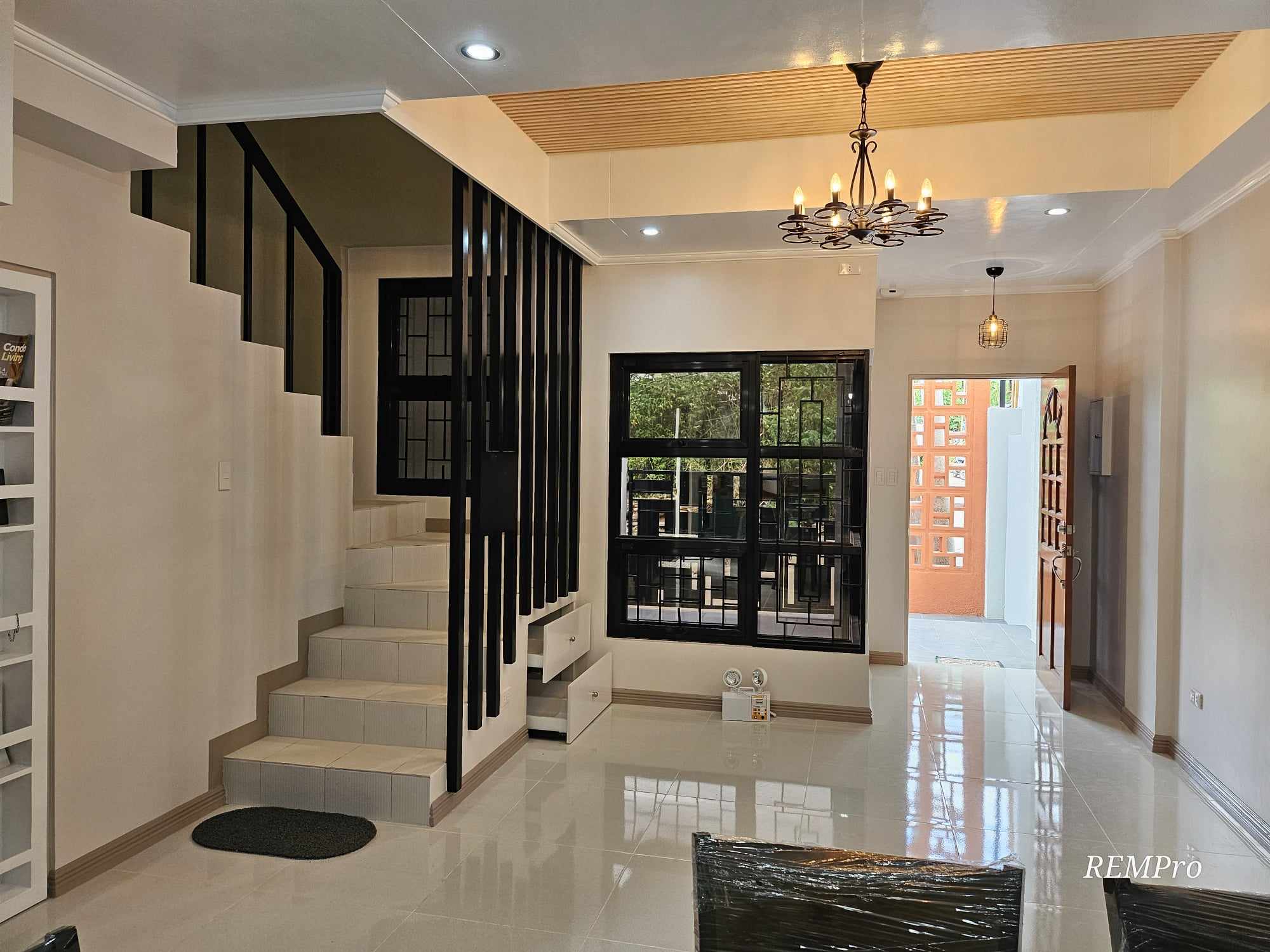 2 Storey House and Lot with 4 Bedrooms for Sale in Eagle Crest Subd, Baguio City