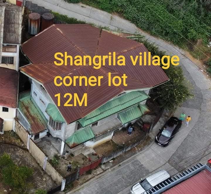 2 Storey House in Shangrila Village, Baguio City (Needs renovation and finishing)