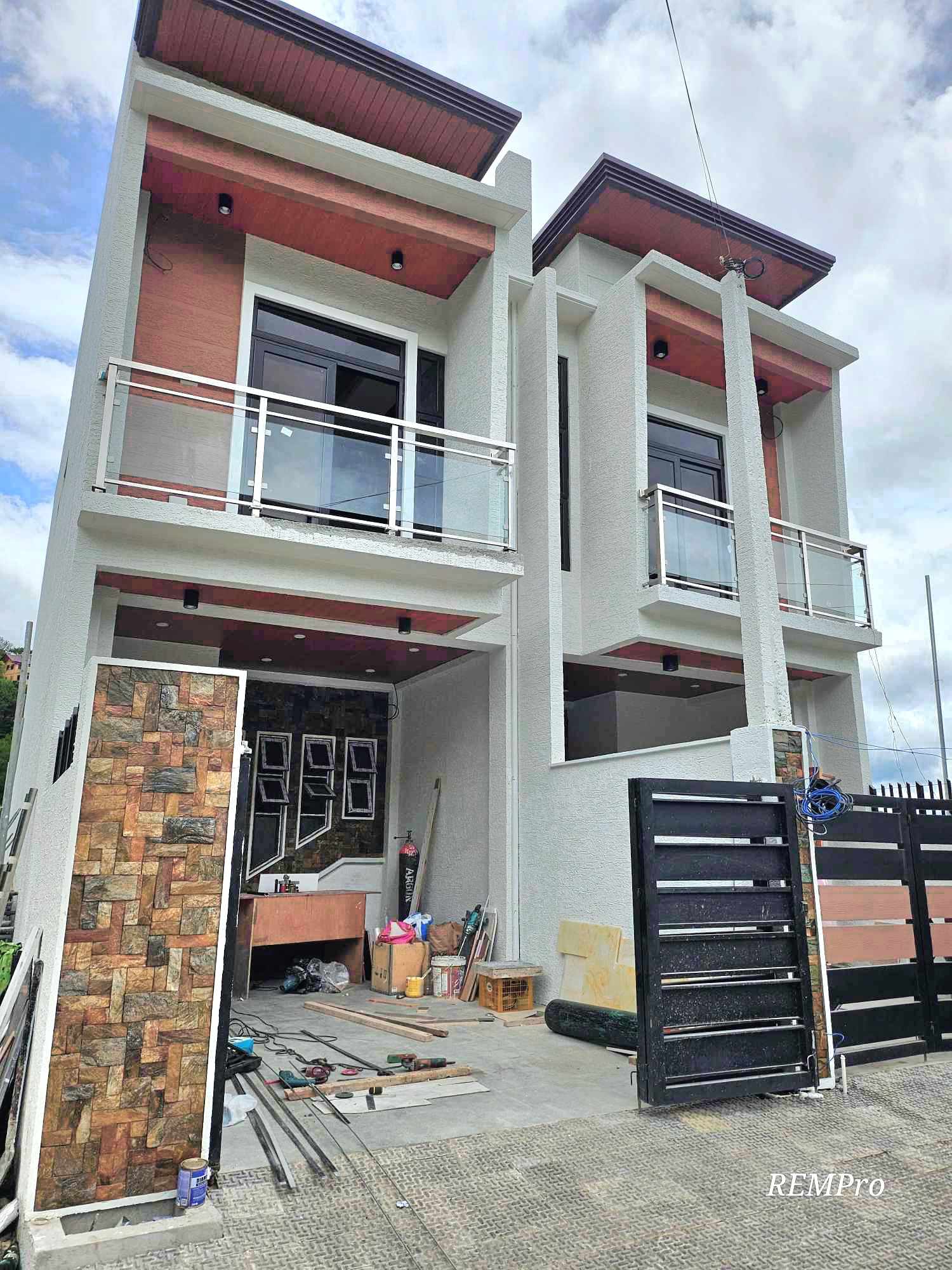 Brand New 2 Storey Duplex House with Basement in Ciudad Grande, Baguio City