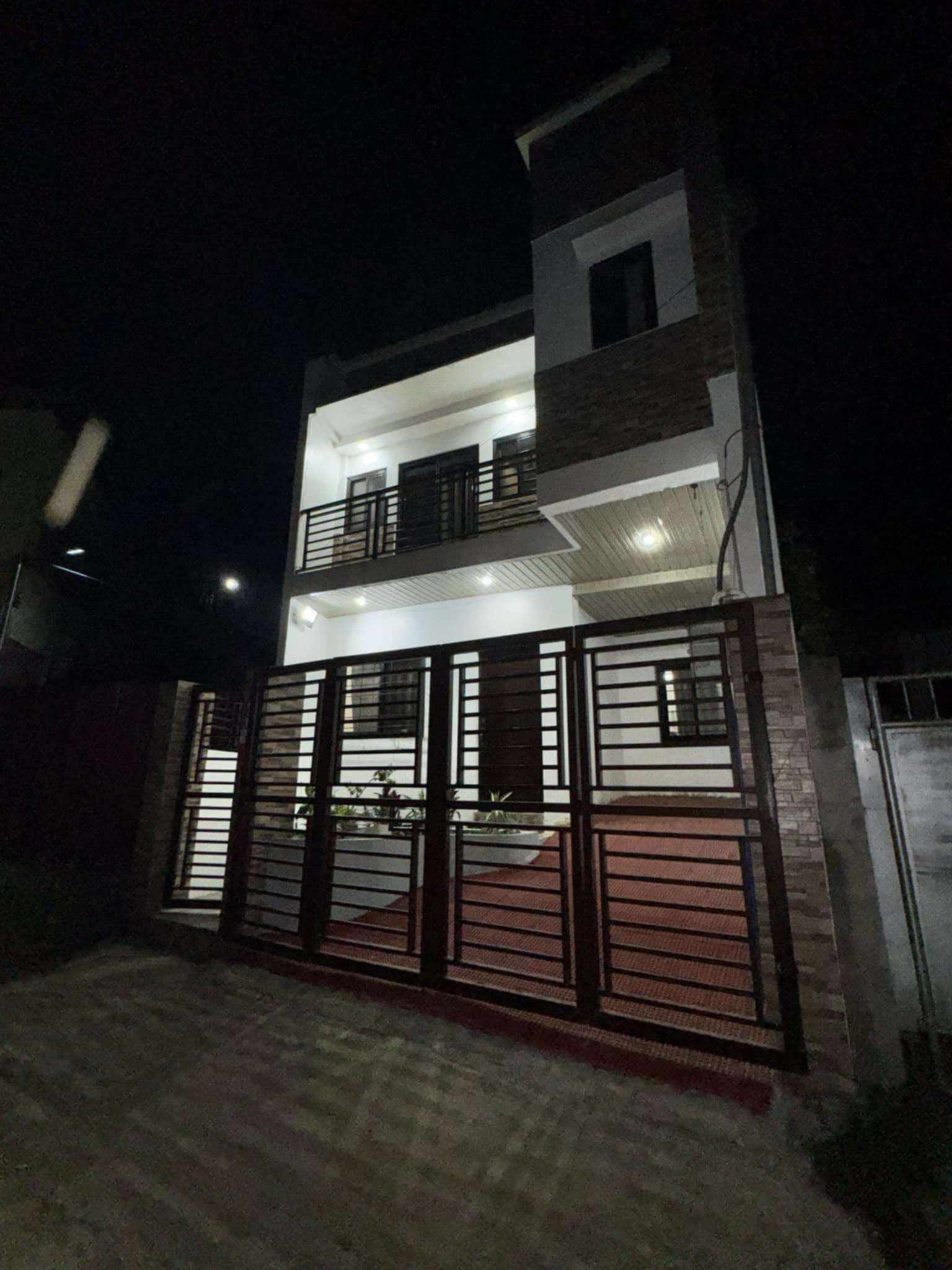 2 Storey House and Lot with Garden for Sale in Eagle Crest, Bakakeng